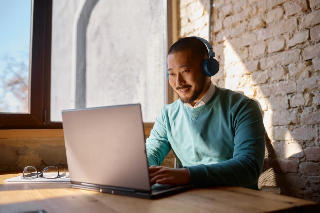 Young,Man,Freelancer,Working,Online,In,Coworking,Office
