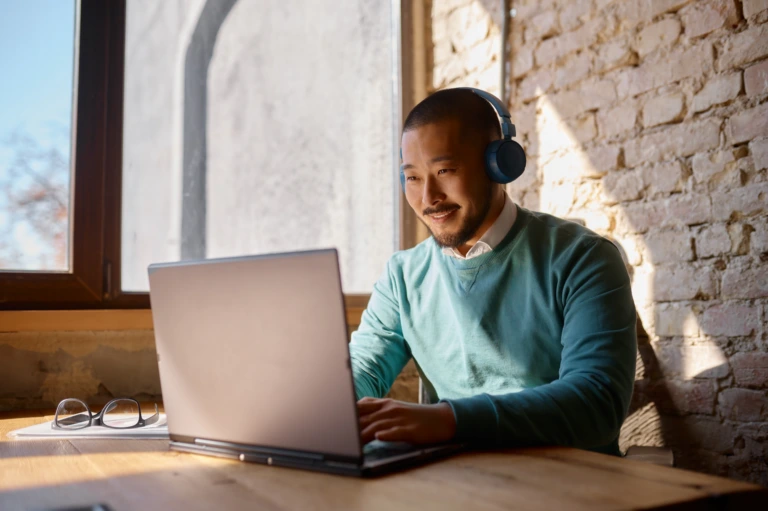 Young,Man,Freelancer,Working,Online,In,Coworking,Office